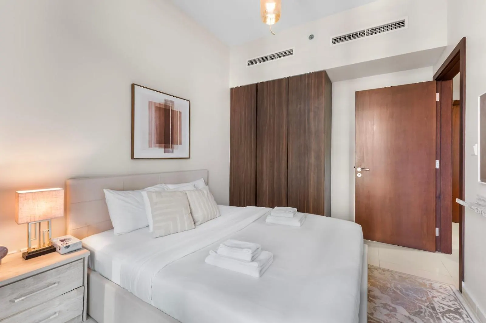 Cozy 1 Bedroom In The Center - 5 Mins To Burj Khalifa Dubaj 0*,