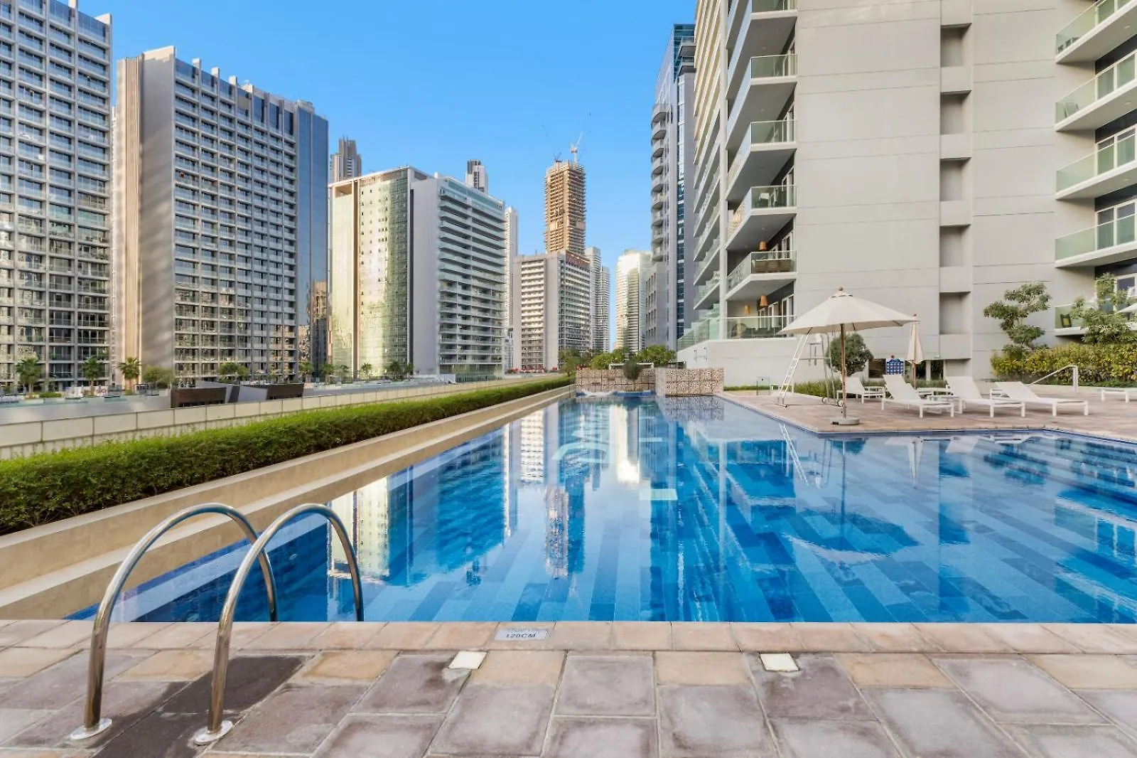 Cozy 1 Bedroom In The Center - 5 Mins To Burj Khalifa Dubaj Apartman